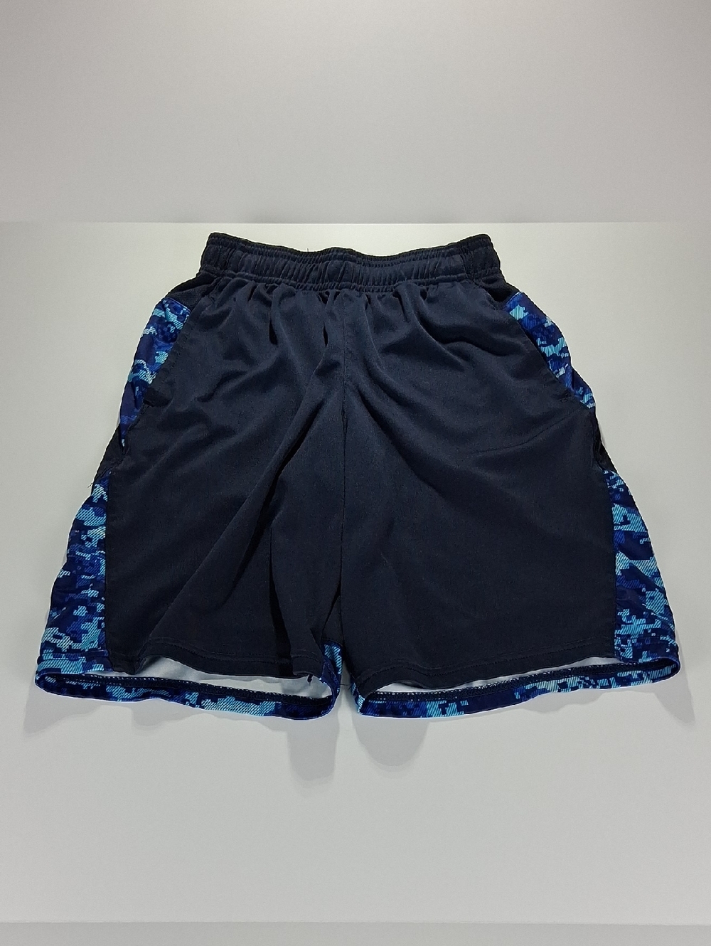 Boys Champion Blue And Black Athletic Shorts Size Medium (8/10) w/ Side Pockets